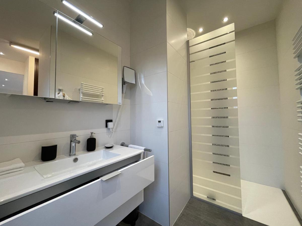 Chambres D'Hotes Les Grisons Houyet Exterior photo